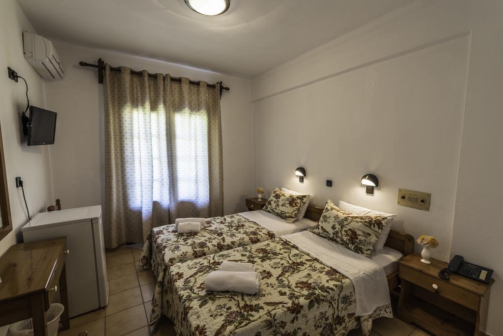 Hotel Sylvia Κοίνυρα Εξωτερικό φωτογραφία